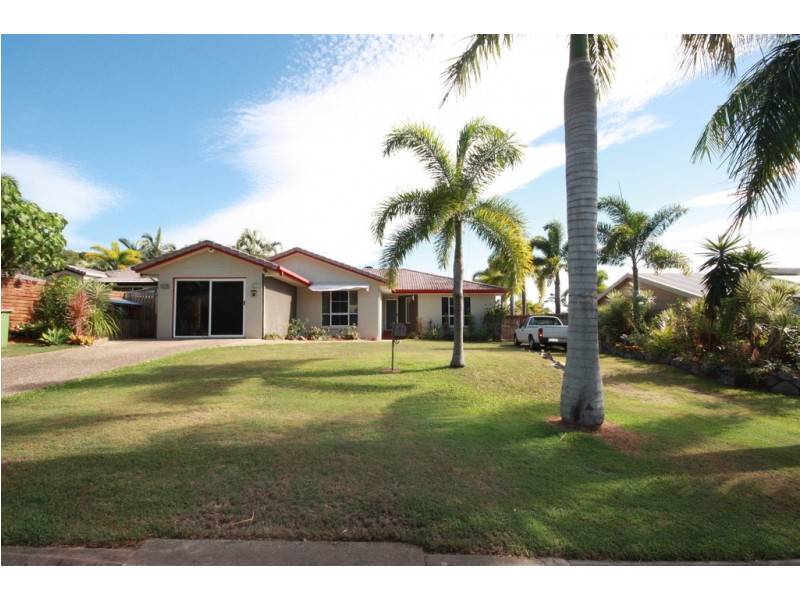 9 Pipeline Drive, Blacks Beach QLD 4740