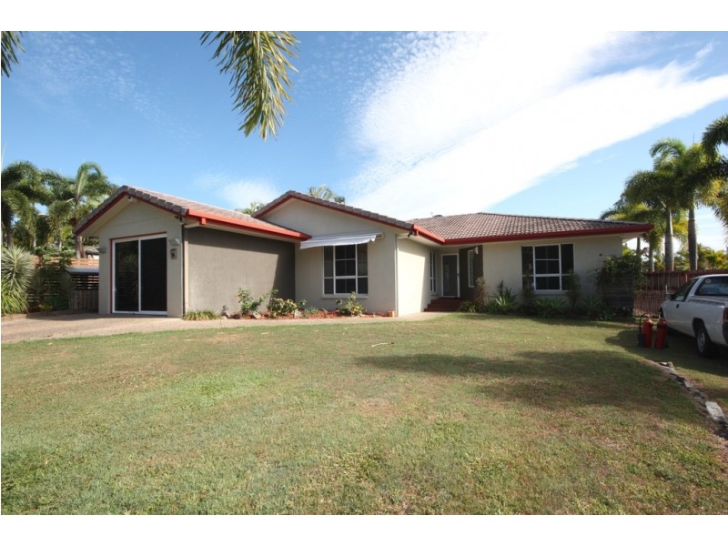 9 Pipeline Drive, Blacks Beach QLD 4740