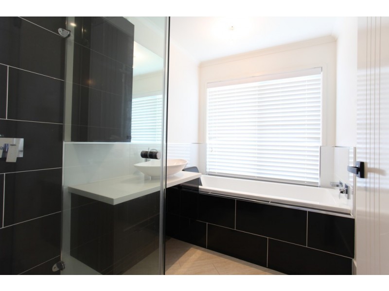 61 Manning Street, Rural View QLD 4740