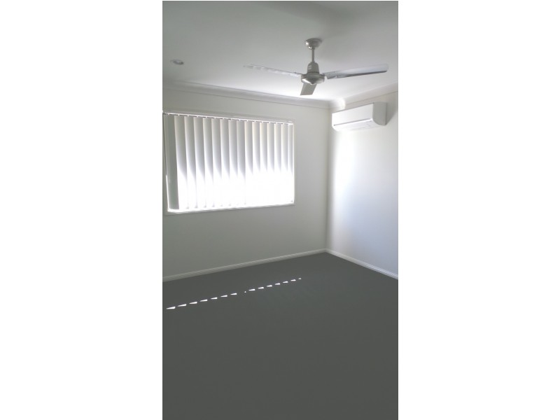 33 Newport Parade, Blacks Beach QLD 4740