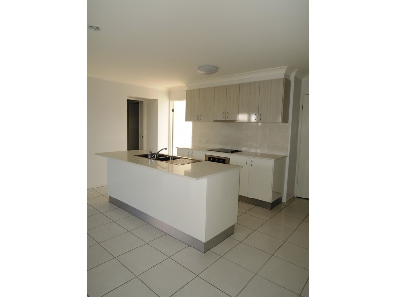 175 Whitehaven Drive, Blacks Beach QLD 4740