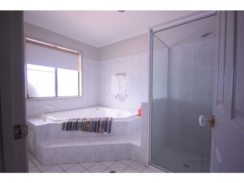 24 George Fordyce Drive, Rural View QLD 4740