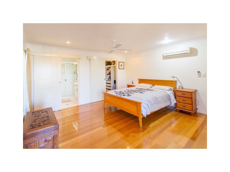 4 Arana Drive, Rural View QLD 4740