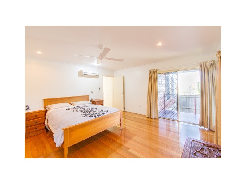 4 Arana Drive, Rural View QLD 4740