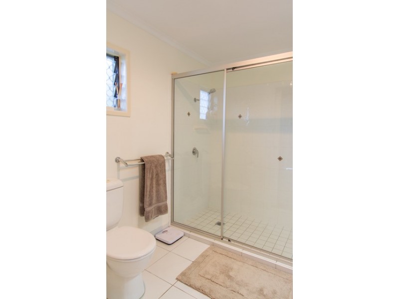 4 Arana Drive, Rural View QLD 4740