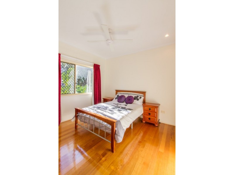 4 Arana Drive, Rural View QLD 4740