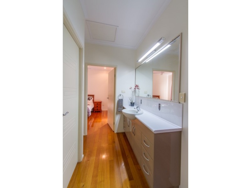 4 Arana Drive, Rural View QLD 4740