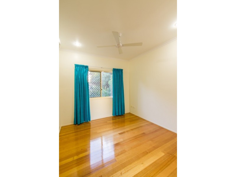 4 Arana Drive, Rural View QLD 4740