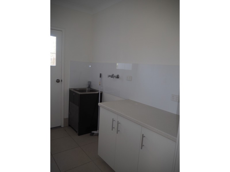 9 Matheson Ct, Middlemount QLD 4746