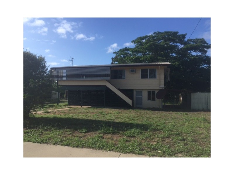 21 Garnham Dr, Dysart QLD 4745