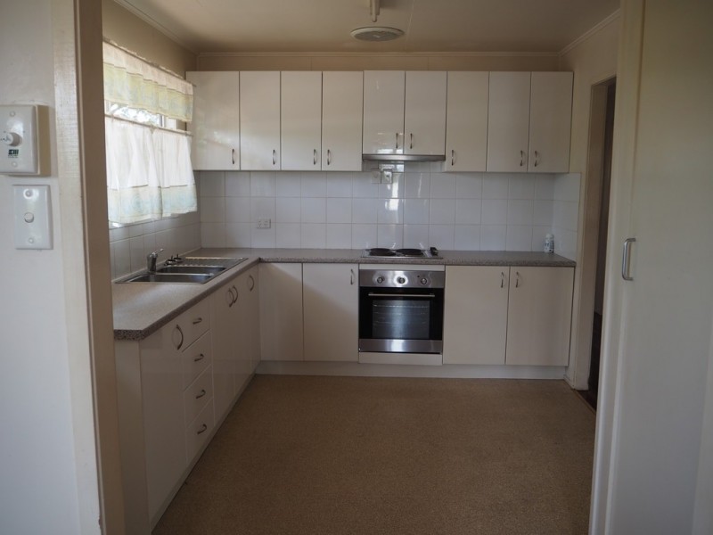 21 Garnham Dr, Dysart QLD 4745
