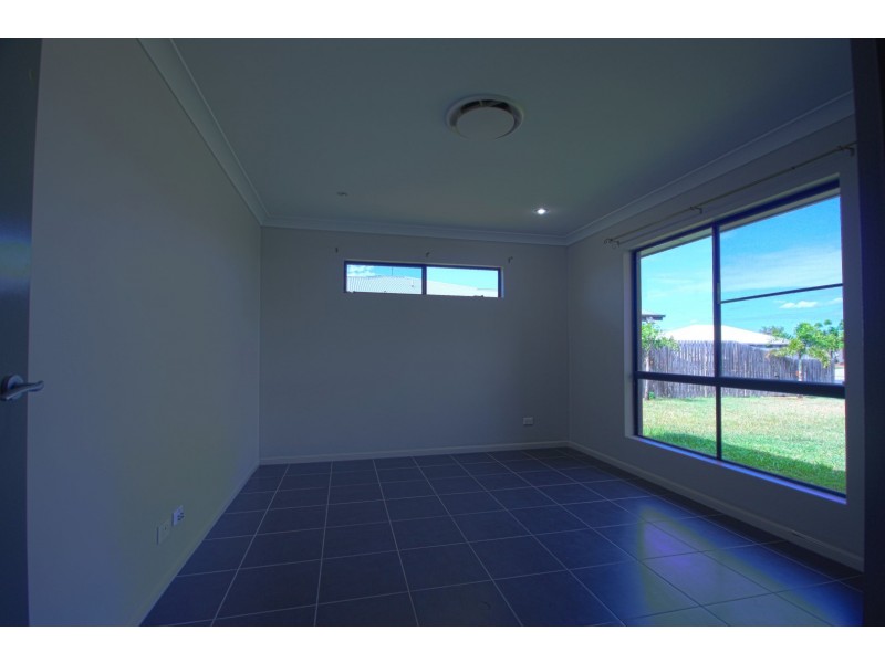 12 Elizabeth Street, Mirani QLD 4754