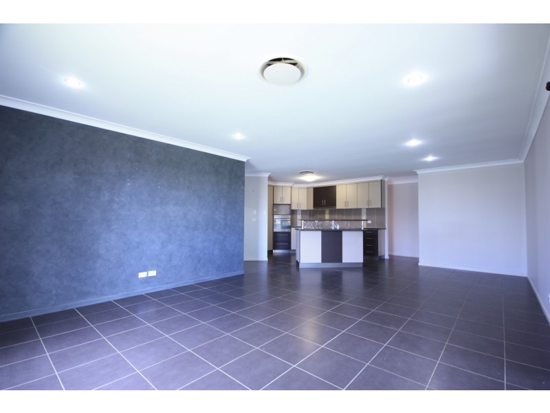 12 Elizabeth Street, Mirani QLD 4754