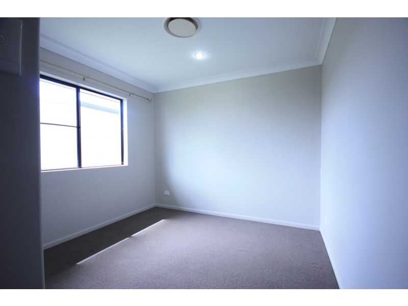 12 Elizabeth Street, Mirani QLD 4754