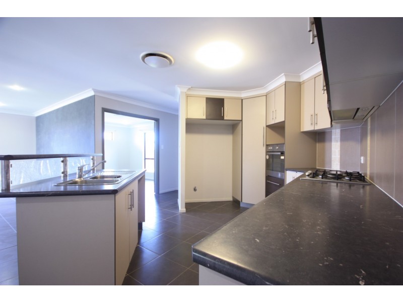 12 Elizabeth Street, Mirani QLD 4754