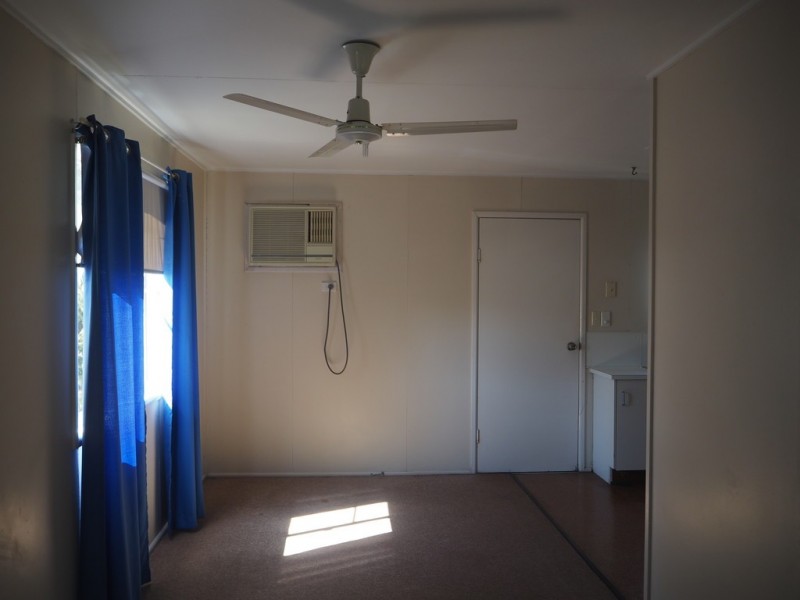 27 Beardmore Crescent, Dysart QLD 4745