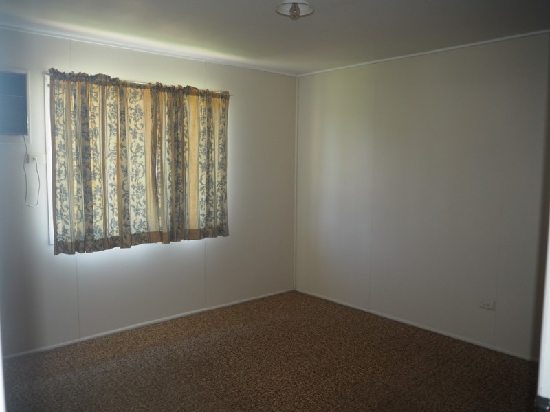 27 Beardmore Crescent, Dysart QLD 4745