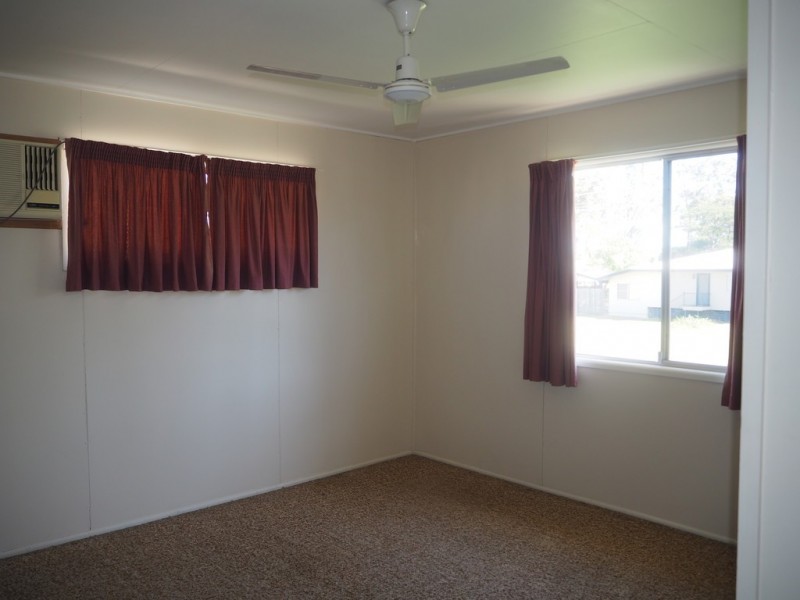 27 Beardmore Crescent, Dysart QLD 4745