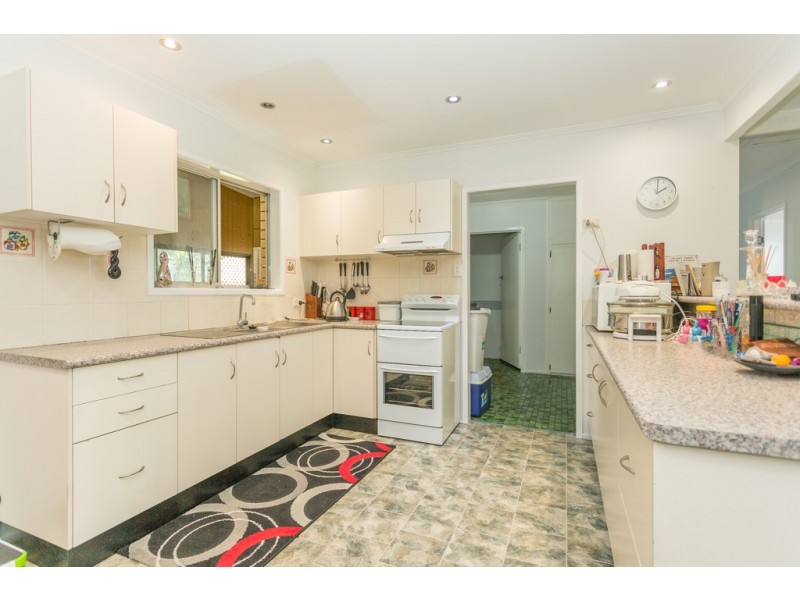 27 Beaconsfield Road, Beaconsfield QLD 4740