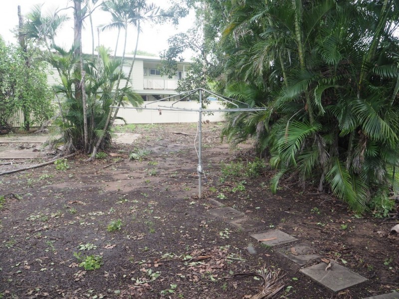 12 Brown St, Dysart QLD 4745