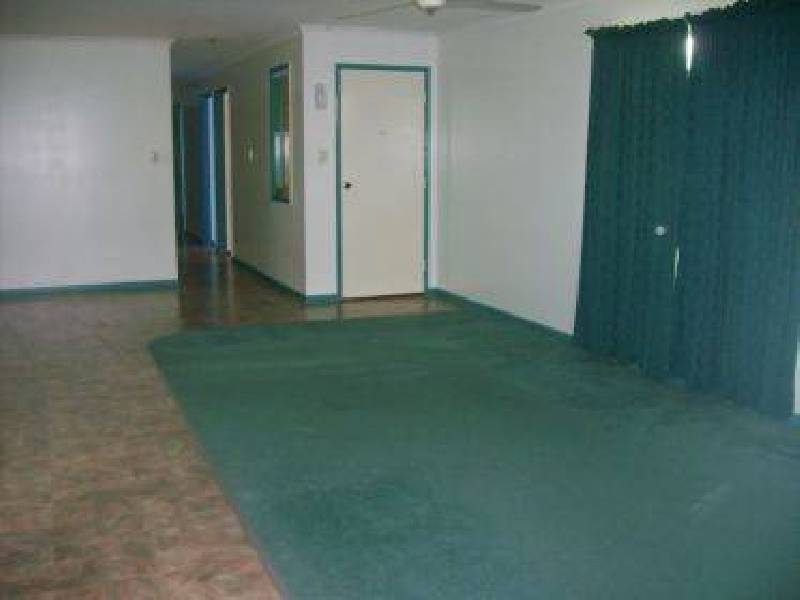 4 John Oxley Avenue, Rural View QLD 4740