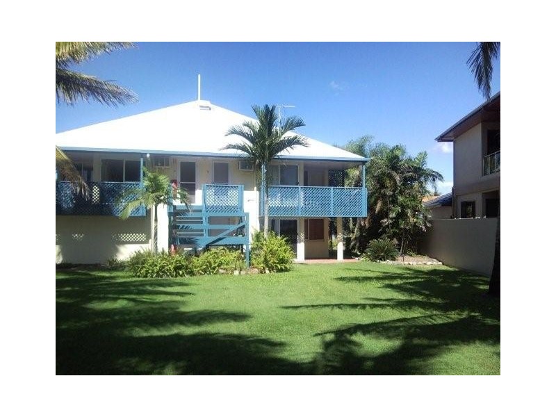 1/18 Beach Road, Dolphin Heads QLD 4740