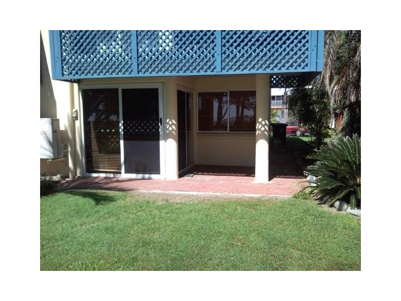 1/18 Beach Road, Dolphin Heads QLD 4740