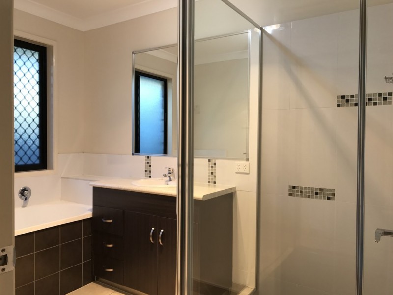 24 Lambert Drive, Moranbah QLD 4744