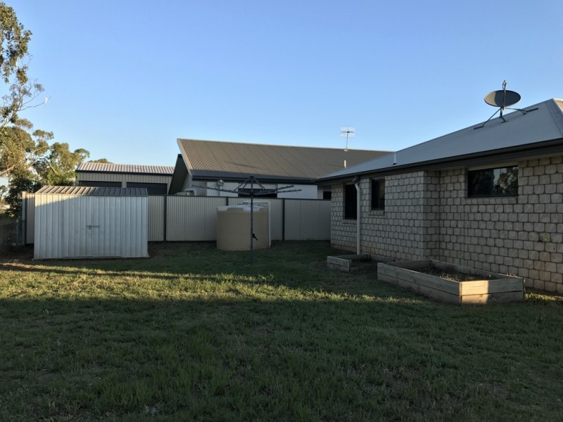 24 Lambert Drive, Moranbah QLD 4744