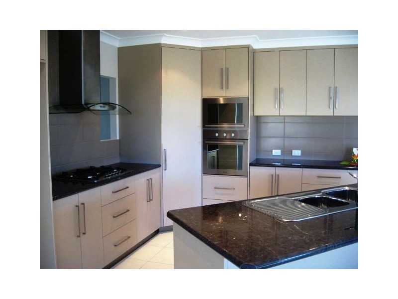 41 Gingham Street, Glenella QLD 4740