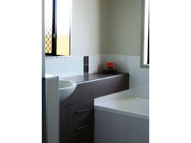 41 Gingham Street, Glenella QLD 4740