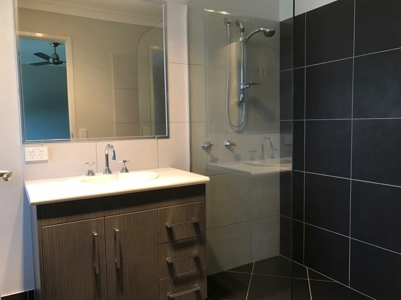5/11 Bennett Crt, Moranbah QLD 4744