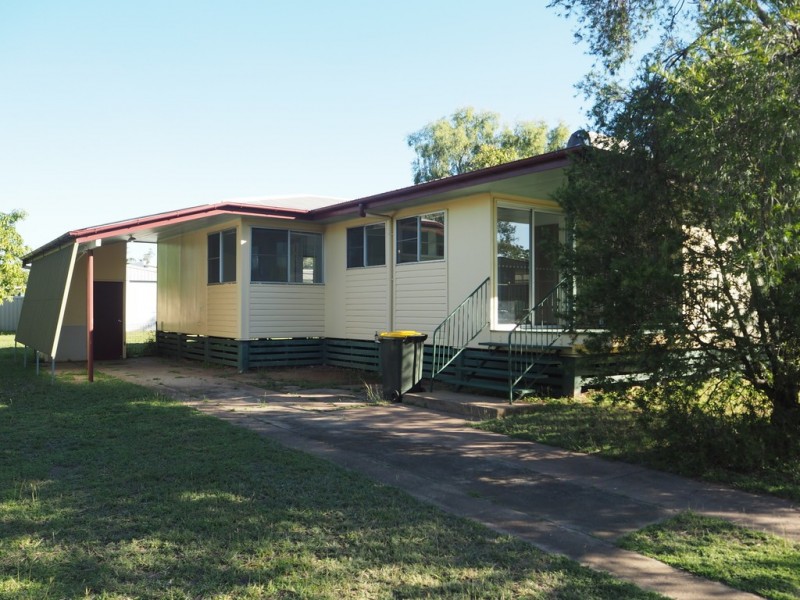 9 Hannah Crescent, Dysart QLD 4745