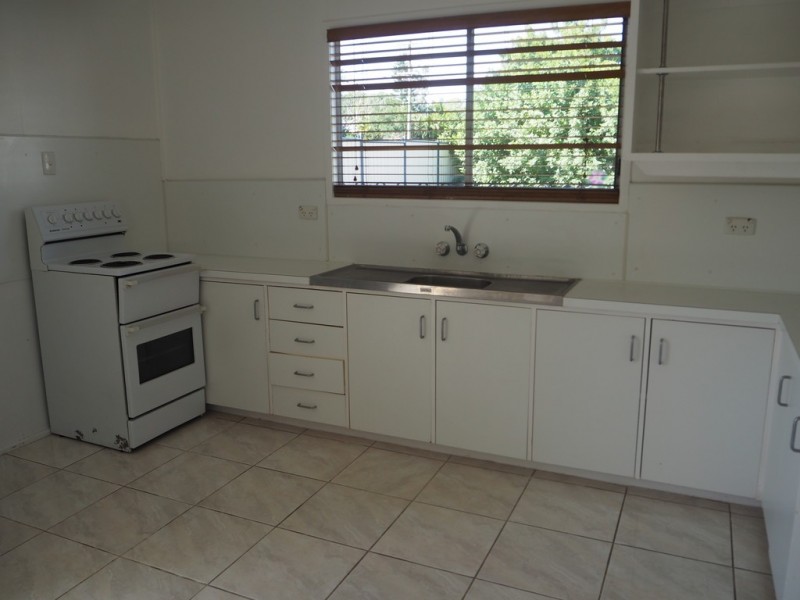 71 Beardmore Cr, Dysart QLD 4745
