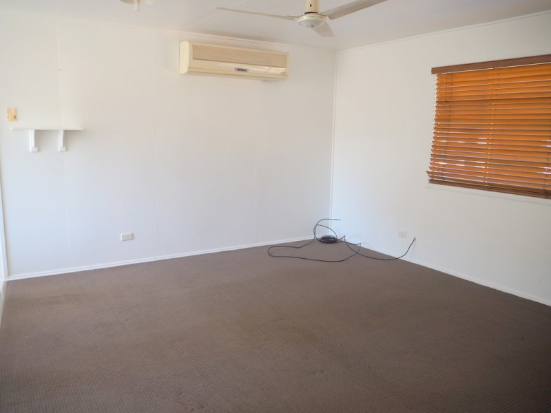 71 Beardmore Cr, Dysart QLD 4745
