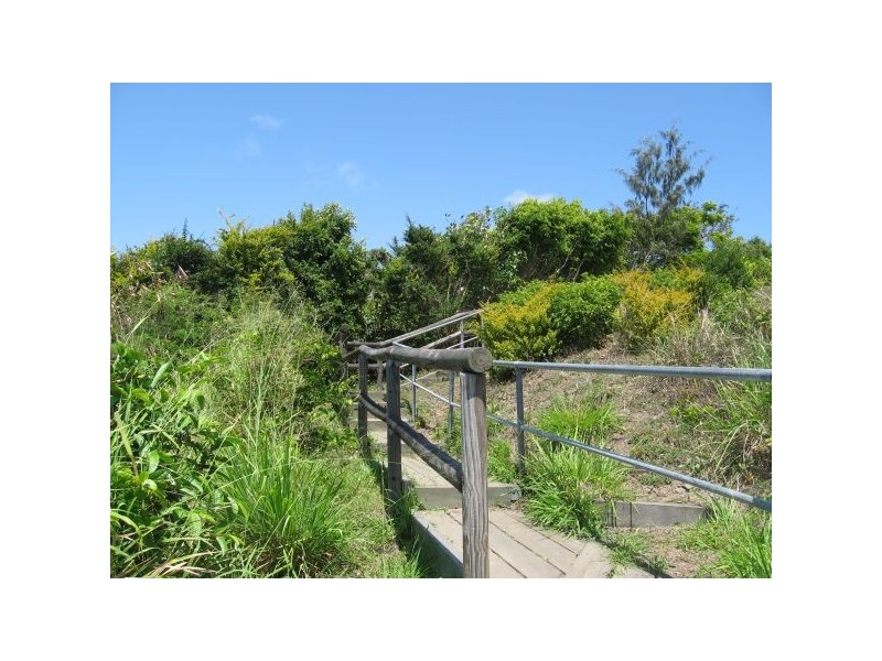 13 Sunrise Place, Blacks Beach QLD 4740