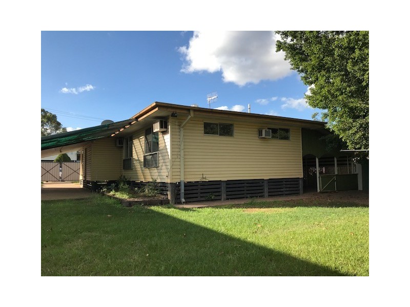 39 Archer Drive, Moranbah QLD 4744