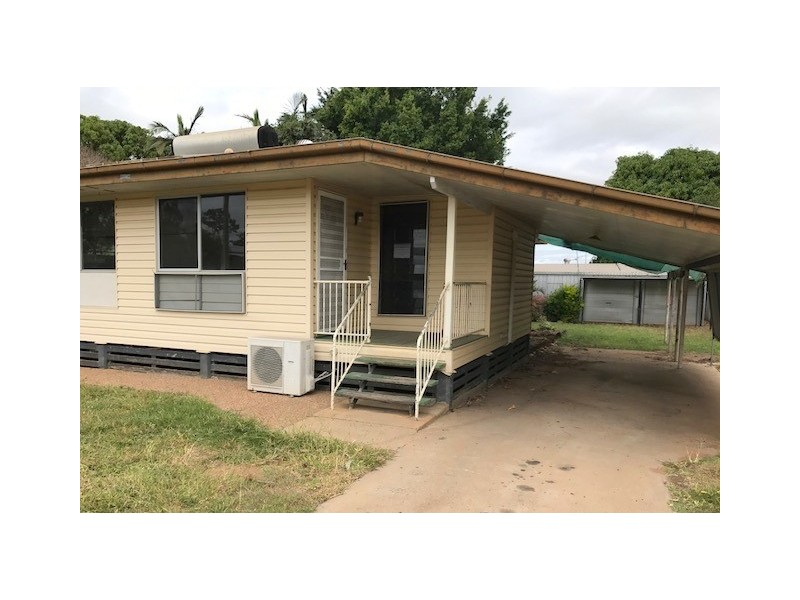 39 Archer Drive, Moranbah QLD 4744