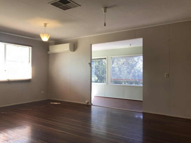 17 Clements St, Moranbah QLD 4744