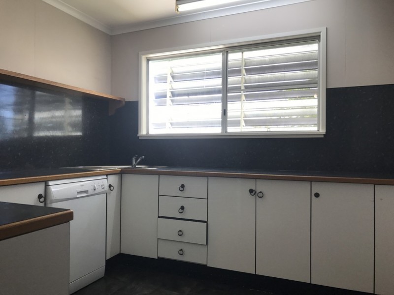 17 Clements St, Moranbah QLD 4744
