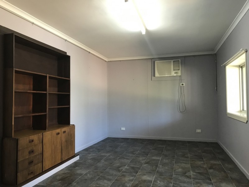 17 Clements St, Moranbah QLD 4744