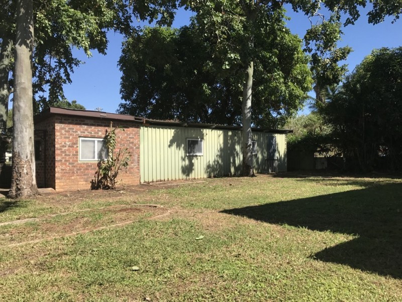 17 Clements St, Moranbah QLD 4744