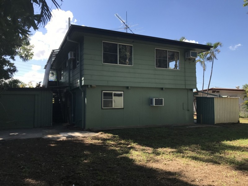 17 Clements St, Moranbah QLD 4744