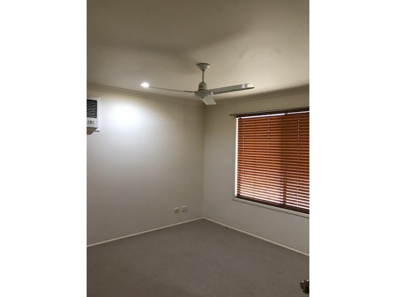 37 B Savannah Dve, Moranbah QLD 4744