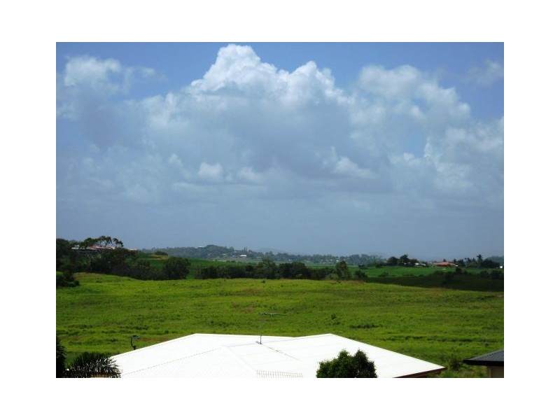 11 Douglas Crescent, Rural View QLD 4740