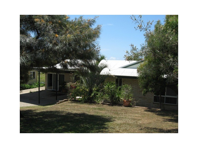 14 Woodlands Drive, Eimeo QLD 4740