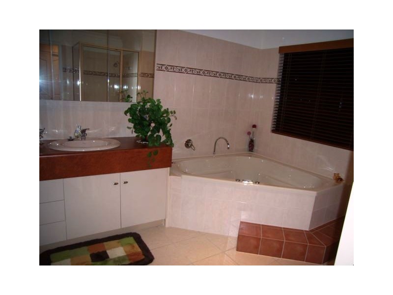 18 Magellan Drive, Andergrove QLD 4740