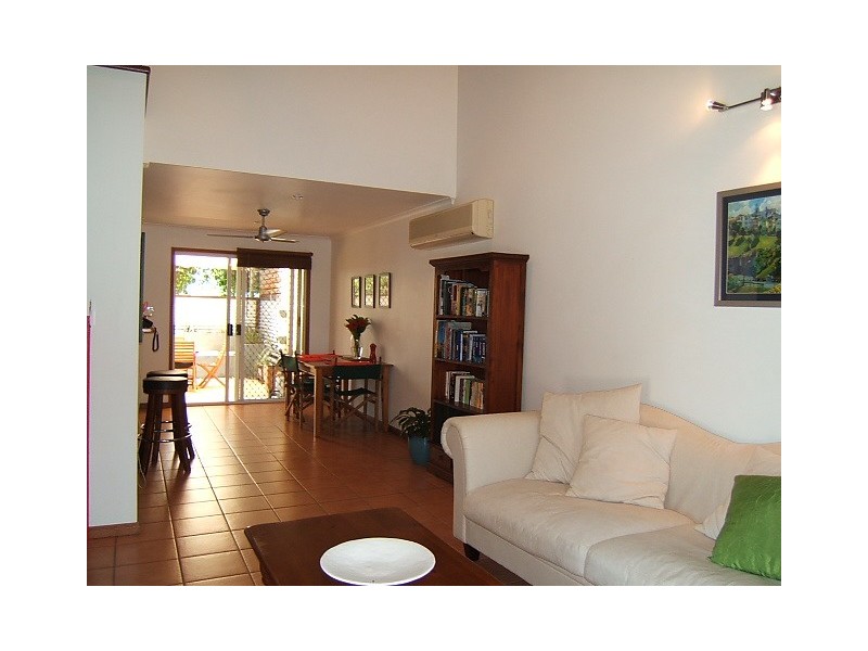 Unit 2, 3 GOLDSTON STREET, North Mackay QLD 4740