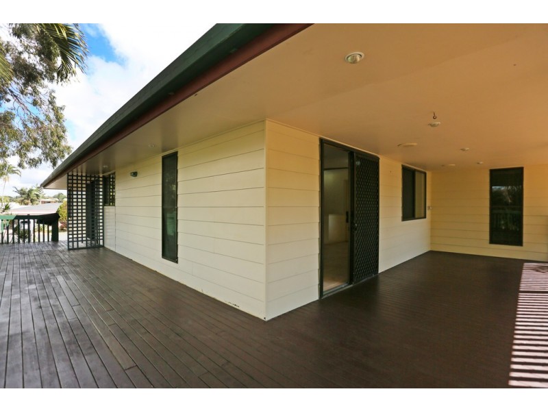 32 Bourke Street, Blacks Beach QLD 4740