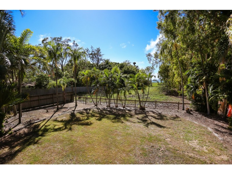 32 Bourke Street, Blacks Beach QLD 4740